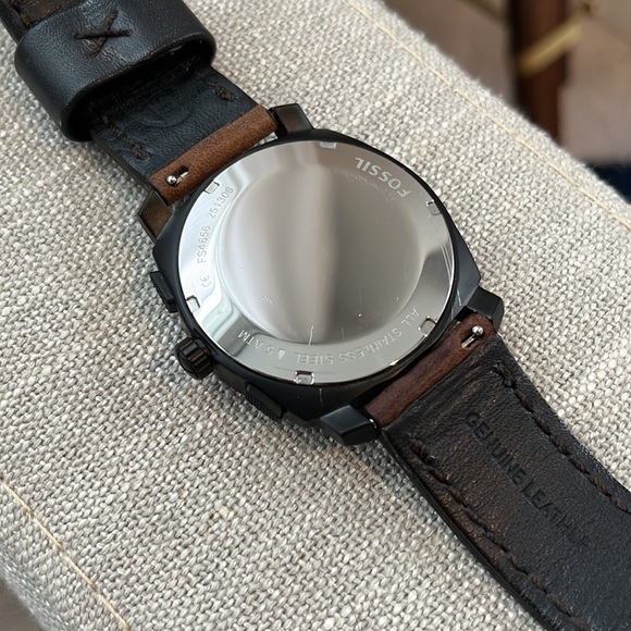 Fossil Men’s Leather Watch (Chronograph and Date) - Picture 14 of 15